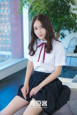 女大学生